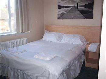 Village Express Corby Extérieur photo